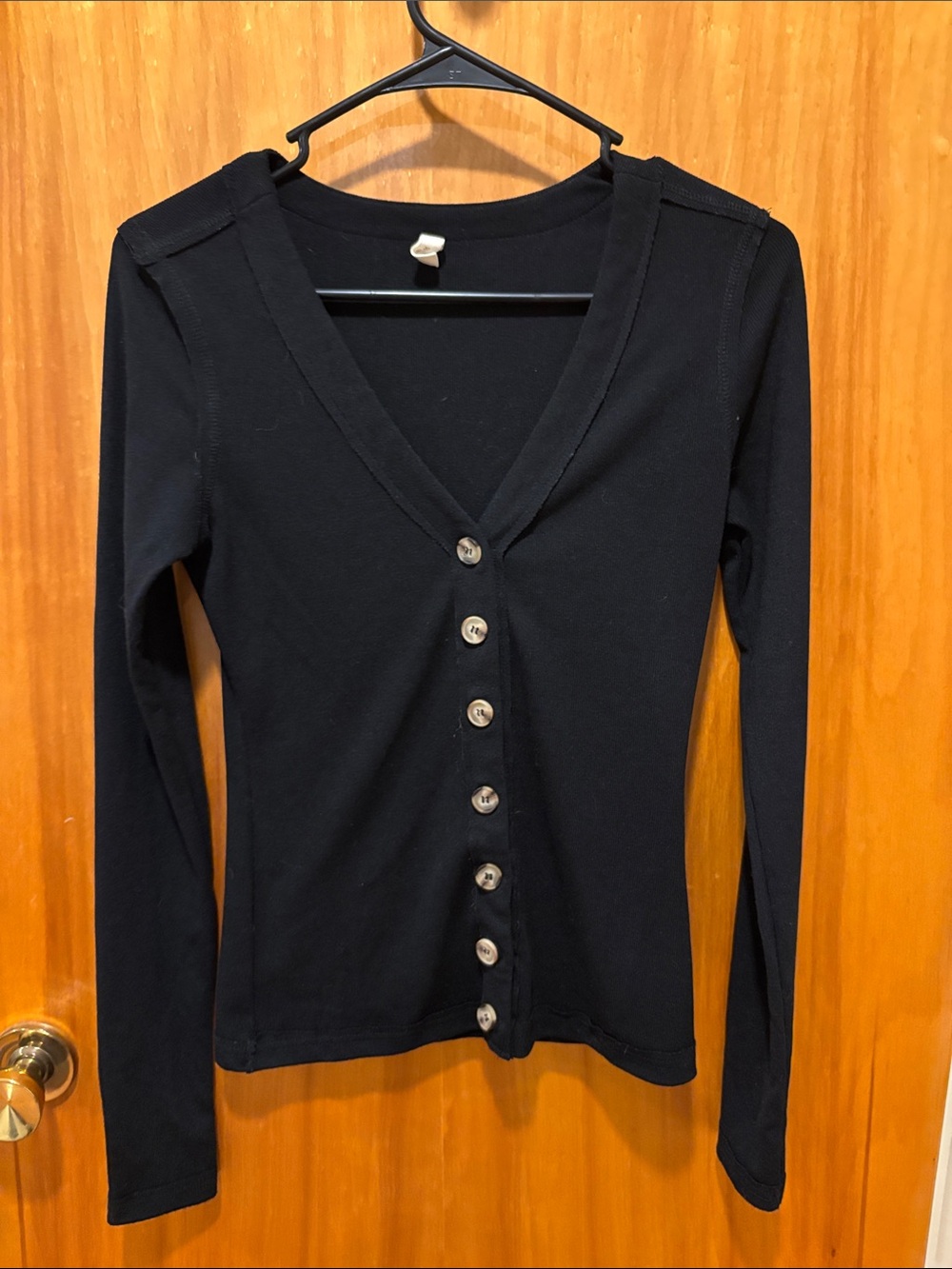 ⭐ 3 for $15 Wishlist Black V-Neck Button-Front Long Sleeve Top